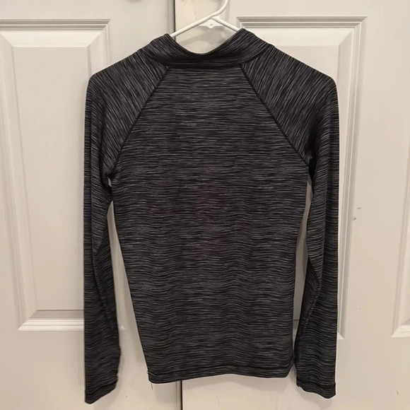 Sweatshirt black pullover size small three quarter zip - Picture 3 of 5